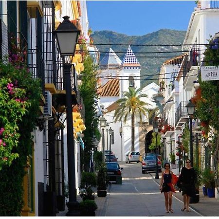 Estudio Cosmopolita Marbella Bagian luar foto